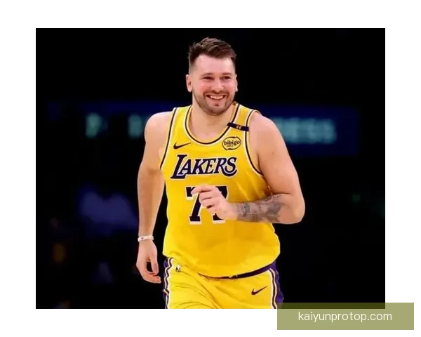 东契奇火力全开单节爆发32次20加追平哈登直逼库里科比历史地位