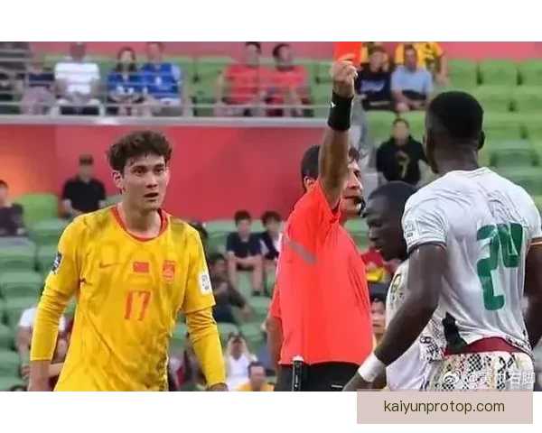 FIFA系列赛国足开局不利九分钟内连丢两球遭喀麦隆零封